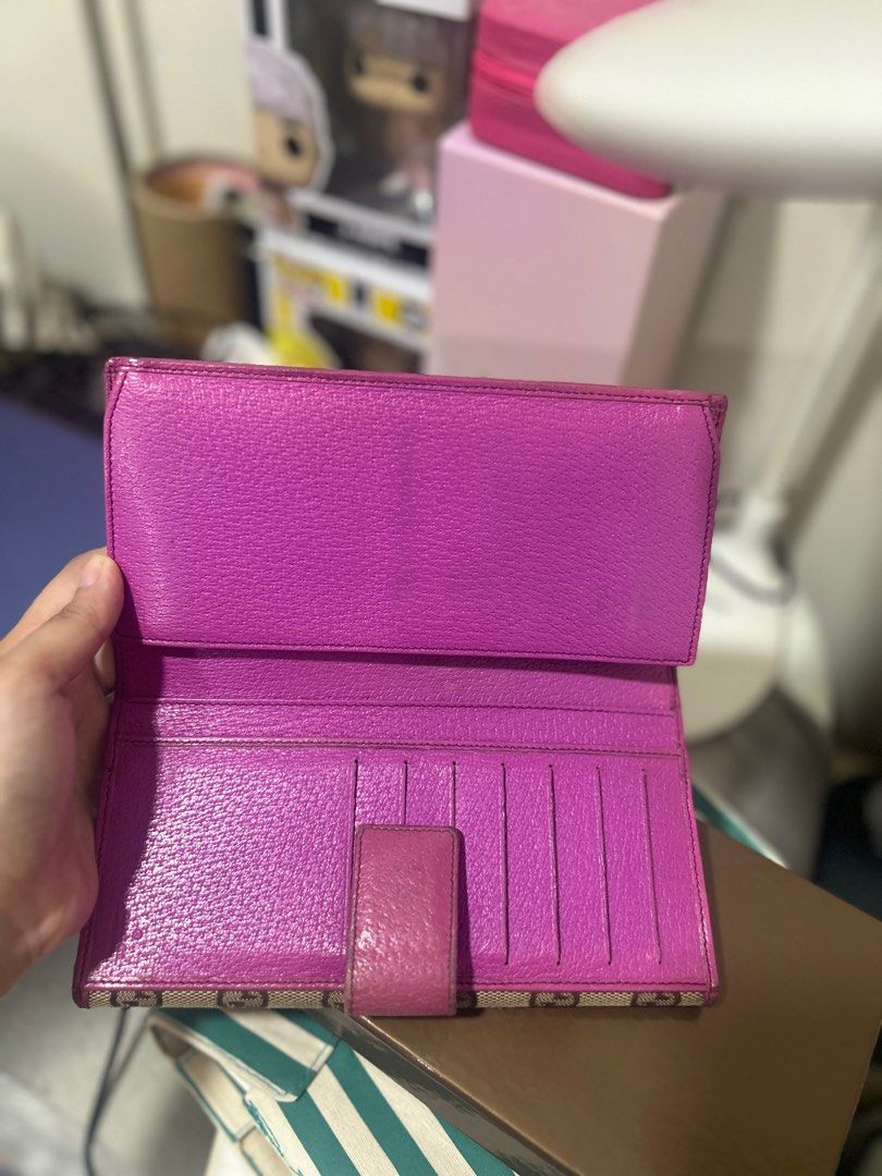 Gucci pink long wallet with box (Category: Wallets & Card holders) located in Quezon City. Submitted by thebagkarmaph (Listing ID 1327555147, Image 3). Description: No major issue With box and controllato .