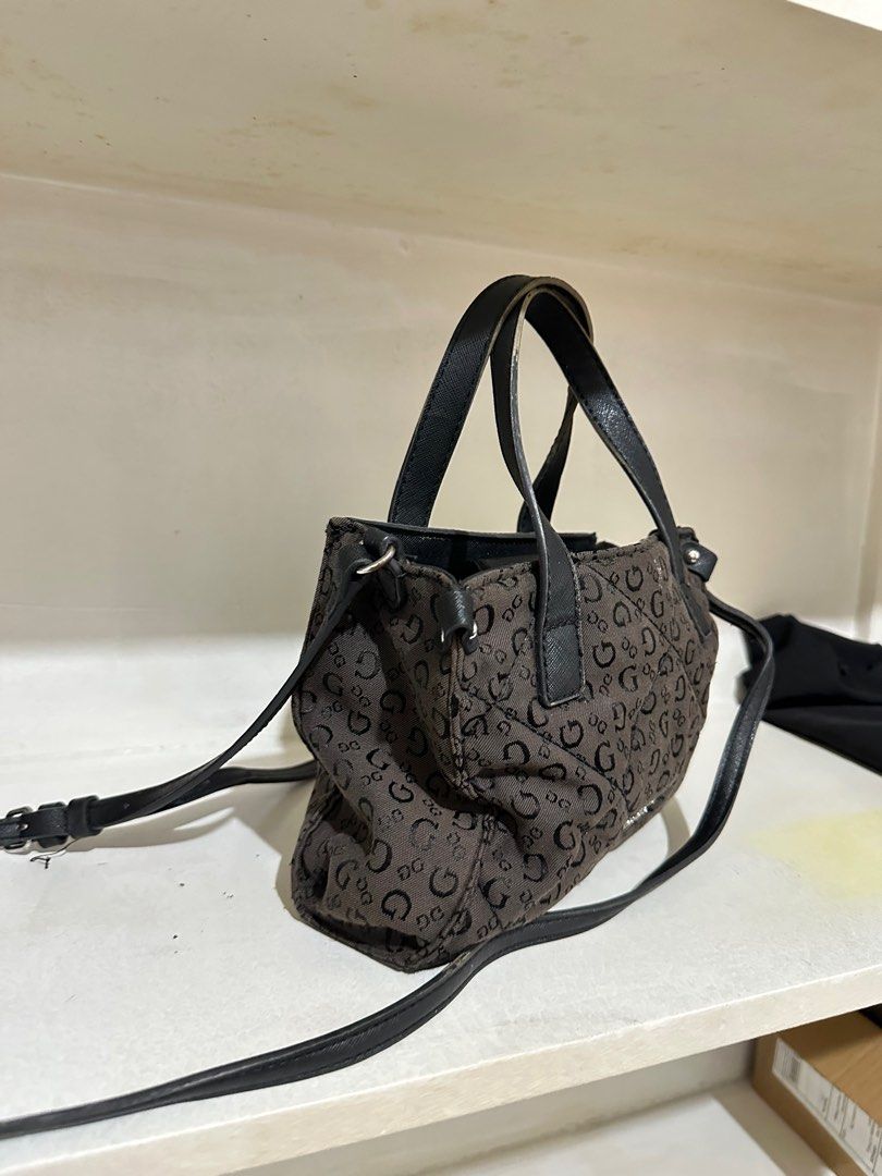 Guess Cross Body Bag Black (Category: Cross-body Bags) located in Makati City. Submitted by niklaurels (Listing ID 1327526265, Image 3). Description: Authentic Guess Cross Body Bag Black .