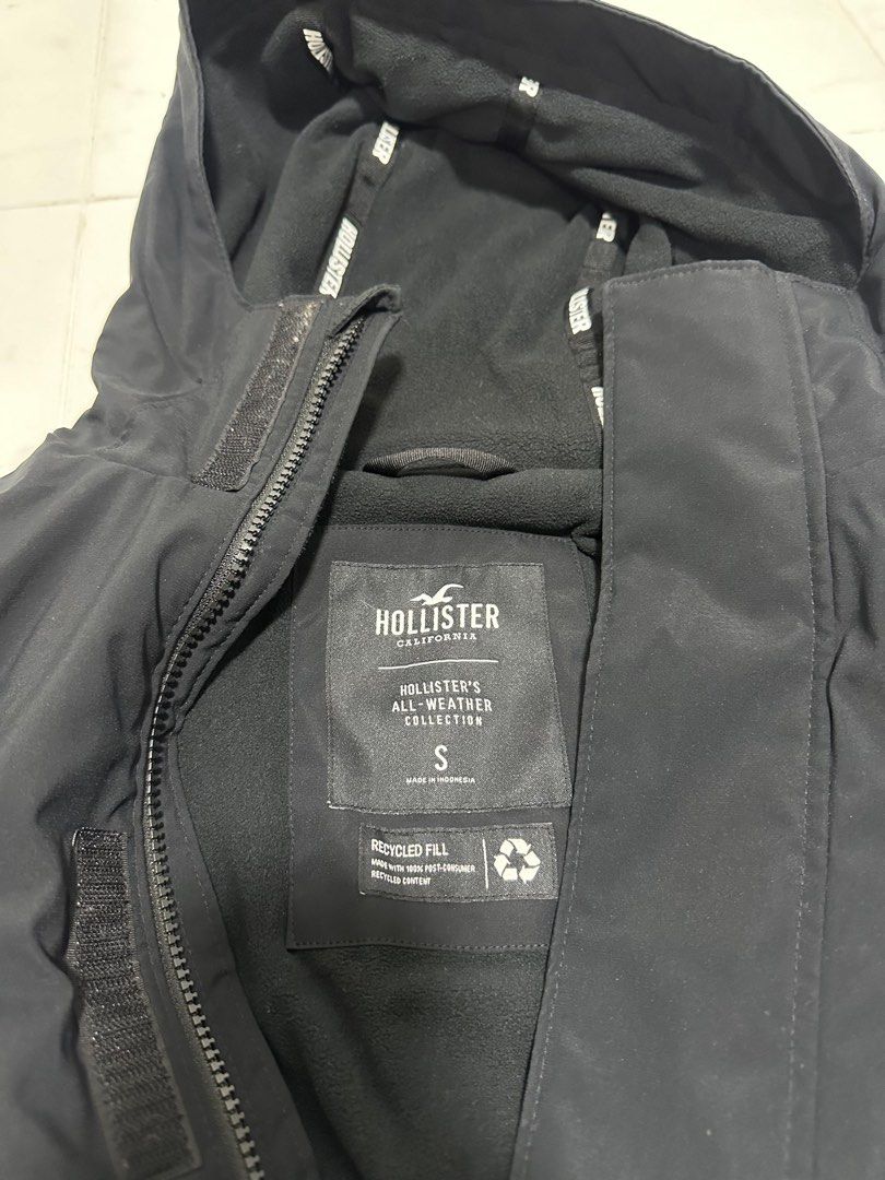 Hollister All Weather Collection Reflective Jacket Men s Men s Fashion Coats Jackets and Outerwear on Carousell