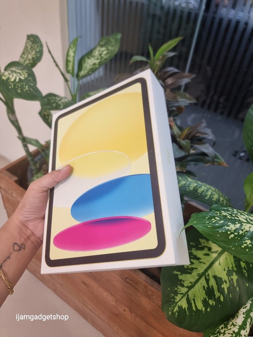 Ipad 10th gen (Category: iPad) located in Pasig City. Submitted by ijamgadgets (Listing ID 1327523989, Image 2). Description: ipad 10th gen brandnew sealed 1yr warranty we do cod and same day delivery can pick up in our store in greenhills Tapat ng admin office we accept credit card +% ggives+6% spaylater+6% accept trade in /swap call or txr 09297180543 09291593032.