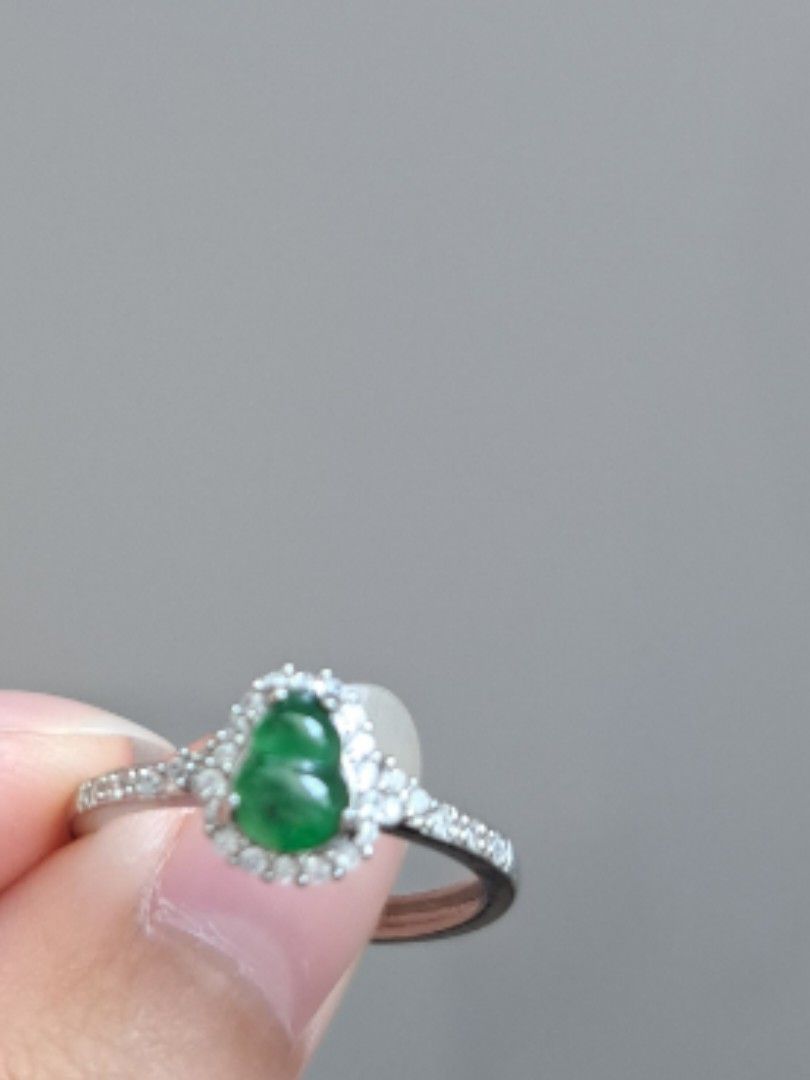 Jadeite Ring (Category: Rings) located in Singapore. Submitted by xingyueee (Listing ID 1327507939, Image 3). Description: hulu jadeite ring, ring size adjustable, natural type A Jadeite, guatemala(危地马拉翡翠),has a black dot on it, comes with cert, meetups to my convenience/ self collect.