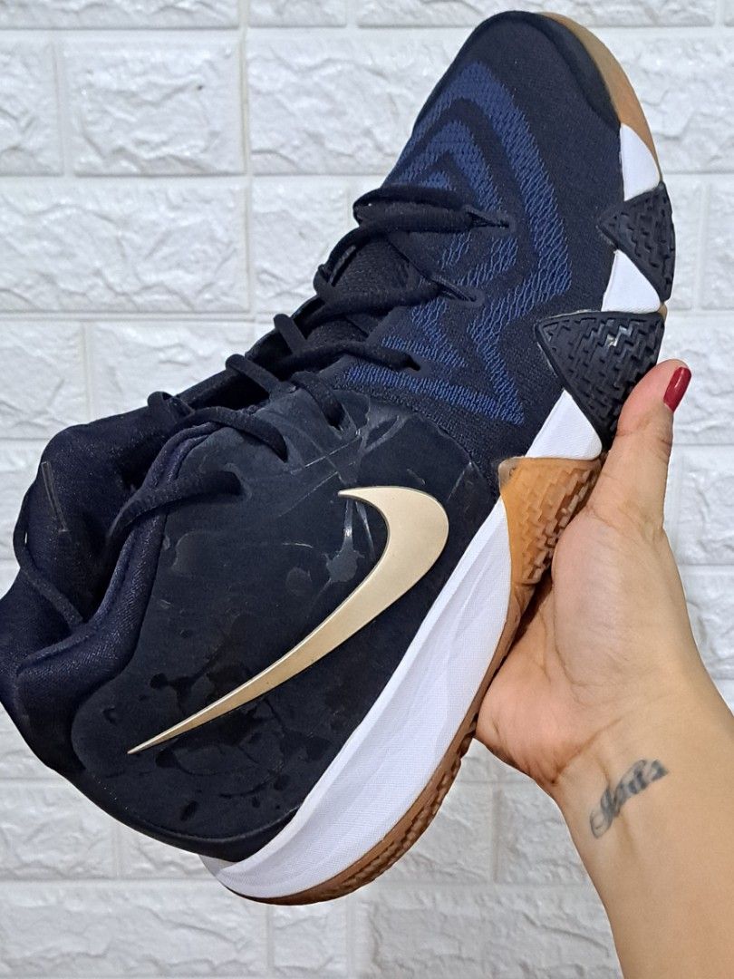 Kyrie 4 Pitch Blue US Mens 11.5 with Issue Men s Fashion Footwear Sneakers on Carousell