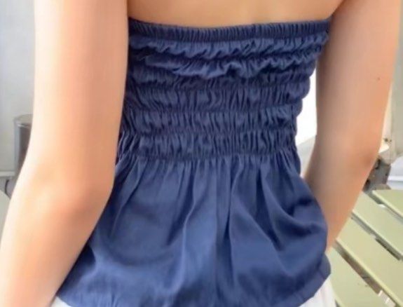linen tube top (Category: Sleeveless) located in Valenzuela. Submitted by ally.declutter (Listing ID 1320729332, Image 2). Description: free size bustline 33”-41” waistline 28”-34” .