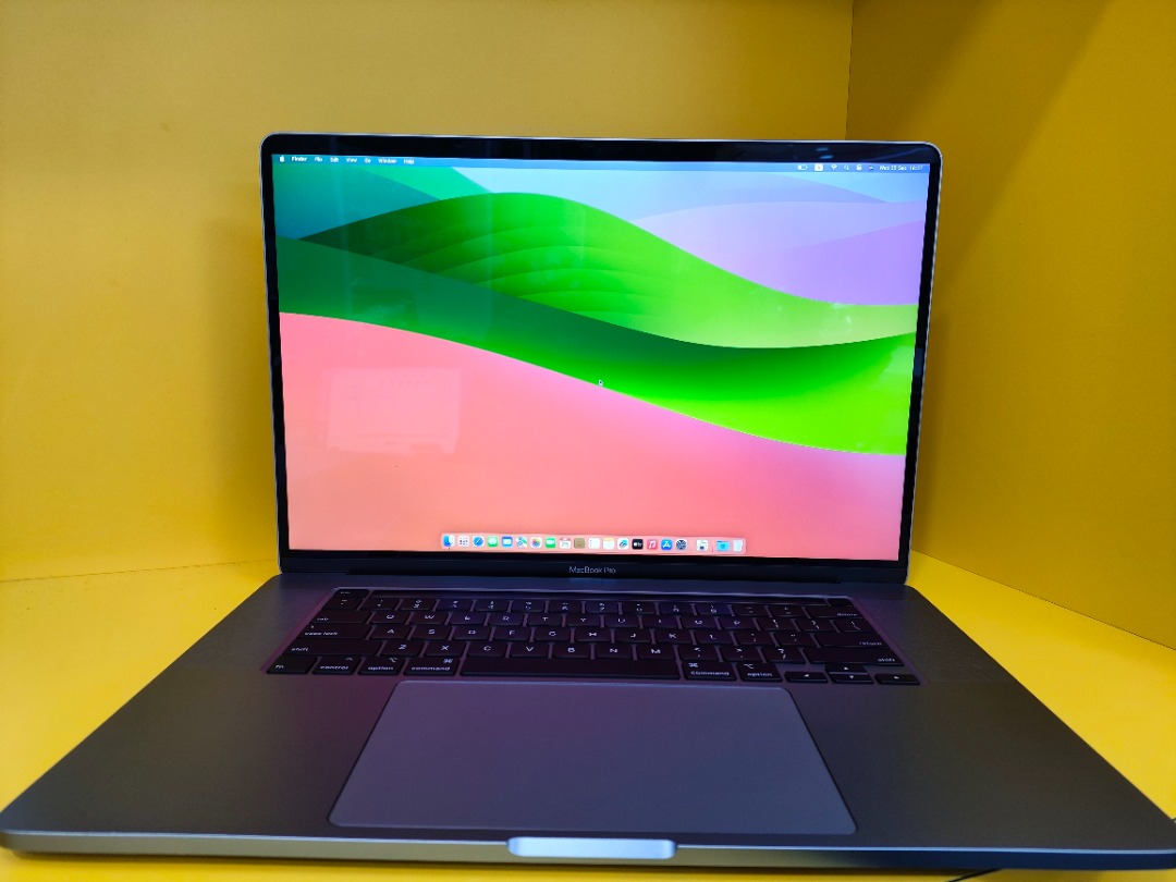 MacBook Pro 16