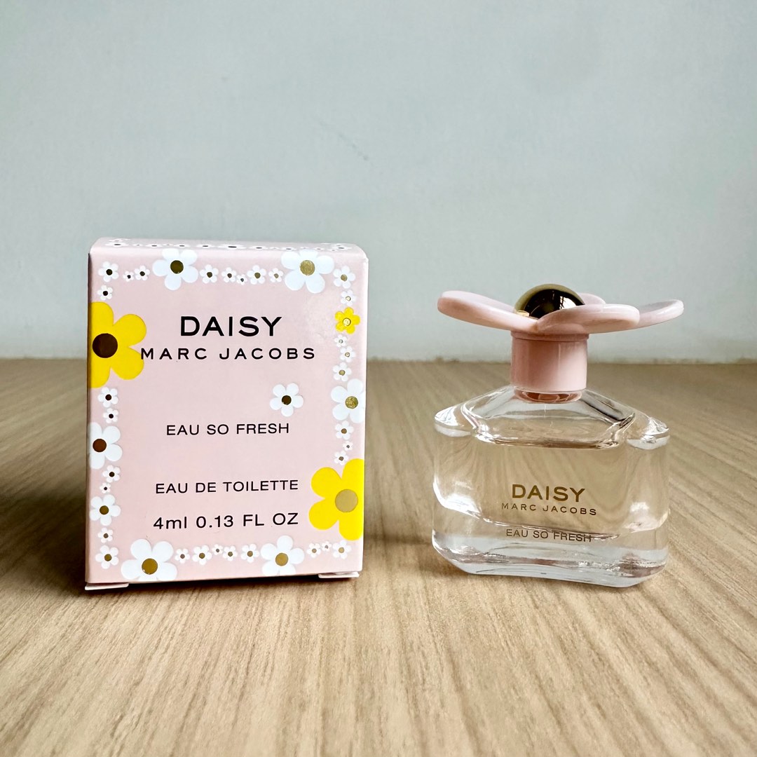 Marc Jacobs Daisy Eau So Fresh 4ml Miniature Perfume Coffret