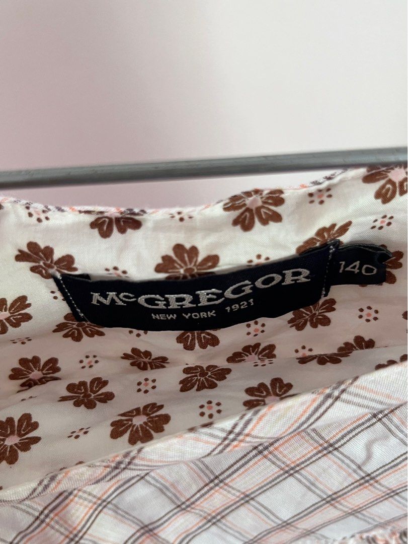 McGregor Mini skirt (Category: Skirts) located in Manila. Submitted by wtrmelon (Listing ID 1327445239, Image 2). Description: For petite girls 140cm .