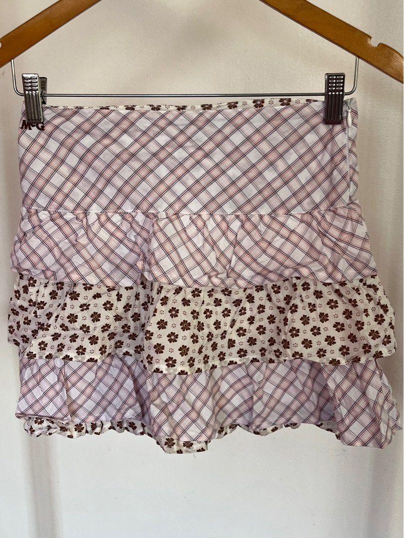 McGregor Mini skirt (Category: Skirts) located in Manila. Submitted by wtrmelon (Listing ID 1327445239, Image 1). Description: For petite girls 140cm .