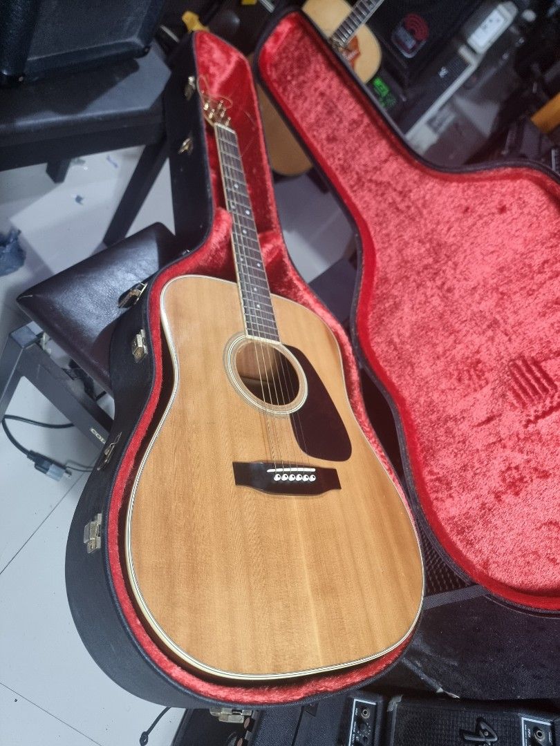 Morris mv702 solid top acoustic guitar (Category: Musical Instruments) located in Binan City. Submitted by jamrock.music (Listing ID 1327488798, Image 1). Description: good condition Made in japan.