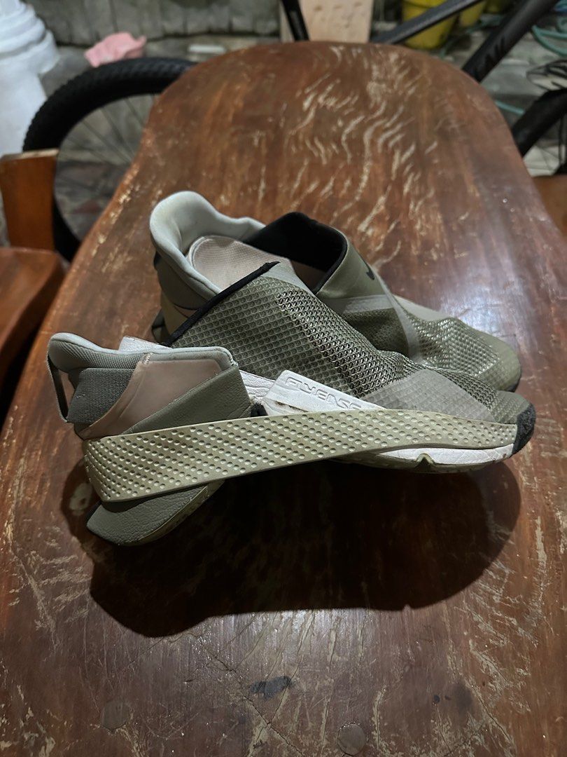 Nike Flyease Light Army Size 7 Mens (Category: Sneakers) located in Makati City. Submitted by niklaurels (Listing ID 1327524777, Image 2). Description: Nike Flyease Light Army Size 7 Mens Bought it sa US, no box ✨.