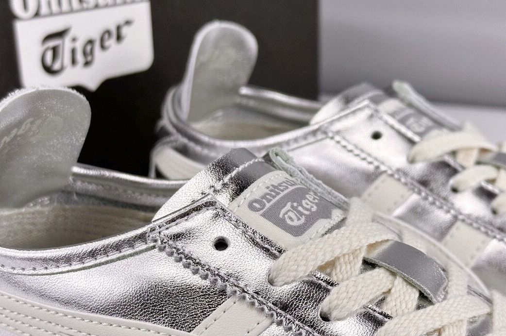 Onitsuka Tiger Mexico 66 SD Bright Silver (Category: Sneakers) located in Singapore. Submitted by giovanniek56923 (Listing ID 1327555892, Image 3). Description: Size：US 5-12 Uunisex .