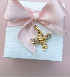 Pandora gold shine harry potter winged key dangle charm