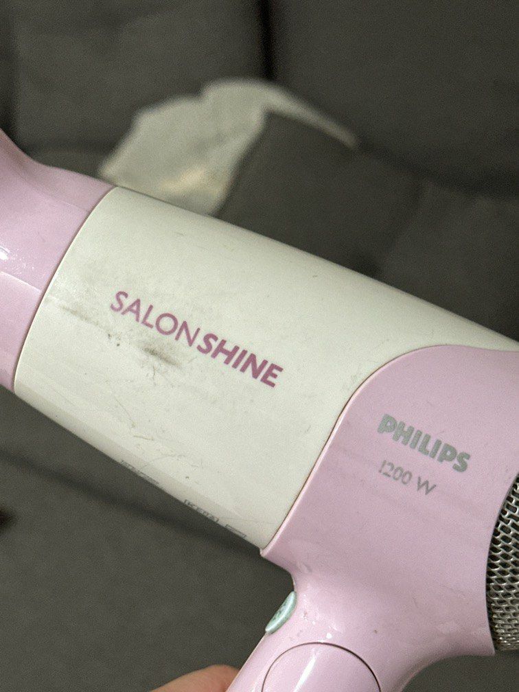 Philips hair dryer (Category: Hair) located in San Juan City. Submitted by rackysabido (Listing ID 1327522117, Image 2). Description: Philips salon shine 1200w - has minor cracks but still works well .