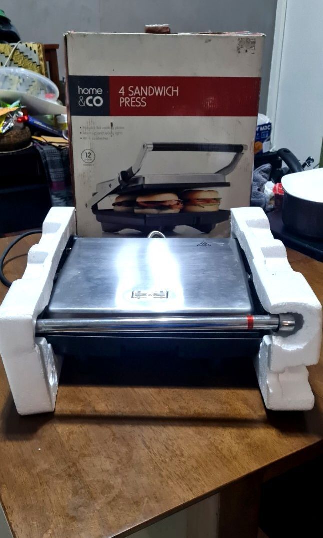 Sandwich/burger press (Category: Ovens & Toasters) located in Pasig City. Submitted by ustaq (Listing ID 1265541711, Image 2). Description: Home&Co enjoy this burger press for 1299 from Australia unused with minimal flaws PM for more details and questions PM for actual video.