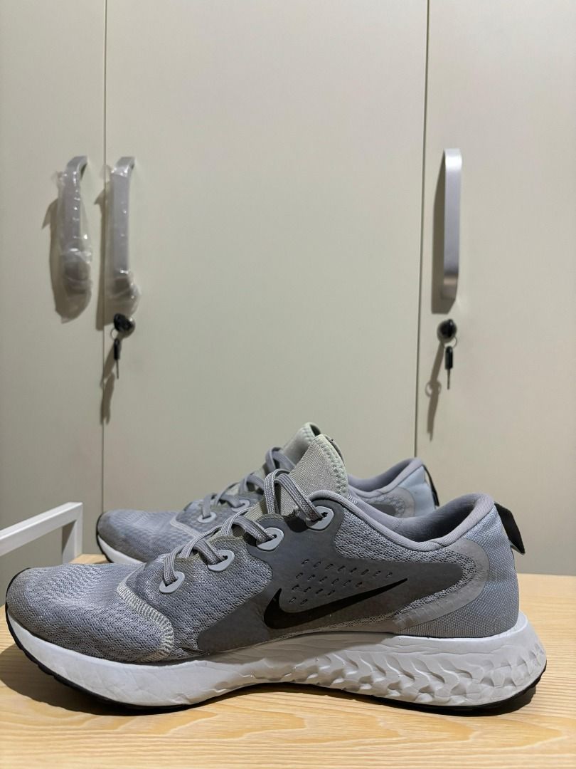 Sepatu Nike Legend React Wolf Grey Fesyen Pria Sepatu Sneakers di Carousell