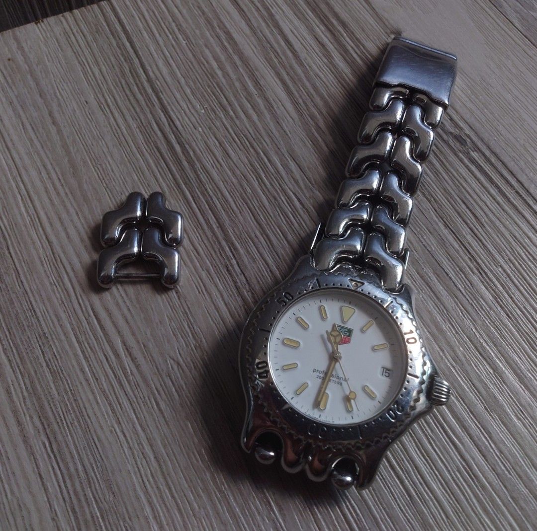 Tag Heuer Boy size, 名牌, 手錶- Carousell