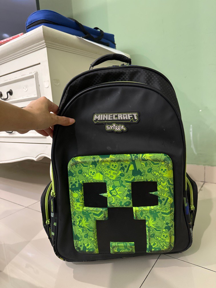 Tas minecraft smiggle, Buku & Alat Tulis, Alat Tulis di Carousell