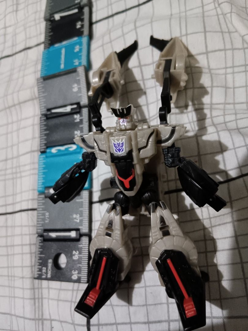 transformers armada megatron (Category: Action & Battle Toys) located in Manila. Submitted by ugh_75 (Listing ID 1327399059, Image 1). Description: transformers armada megatron.