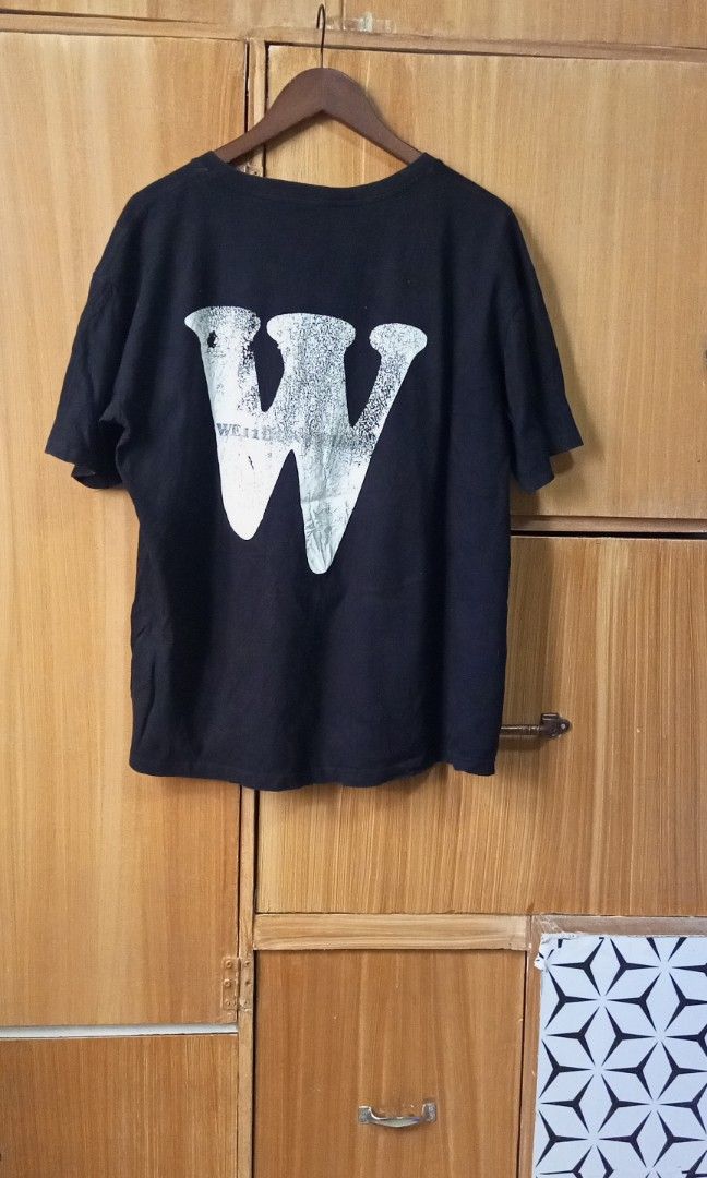 Wassup men tee (Category: Activewear) located in Calamba. Submitted by ironjayy050812 (Listing ID 1327429082, Image 2). Description: Wassup Crack print excellent 9/10 condition W-24 L-27.