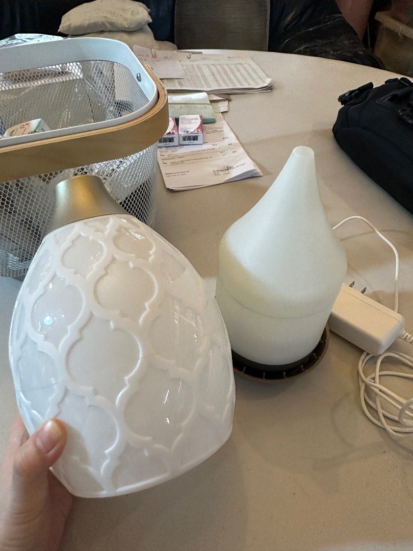 Young and Living Oil Diffuser (Category: Air Purifiers & Dehumidifiers) located in Cebu City. Submitted by katepatt (Listing ID 1327464029, Image 2). Description: Rfs: decluttering Nego.