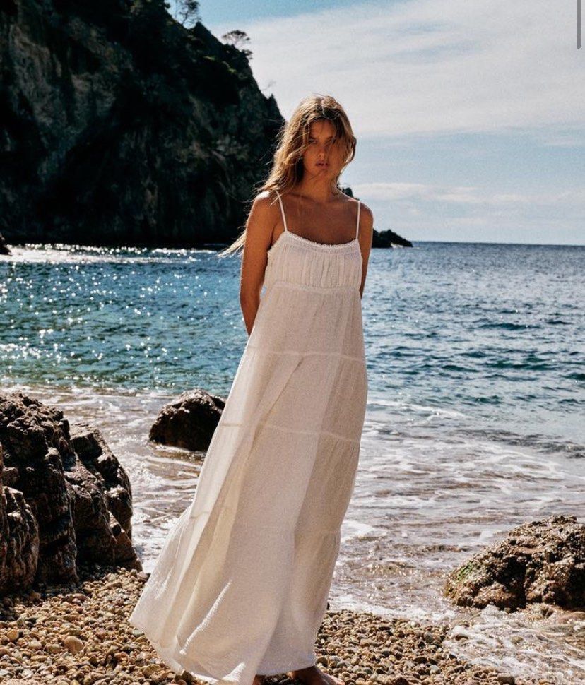 white christmas dresses Zara White Tiered Cotton-Linen Midi Dress main image 0