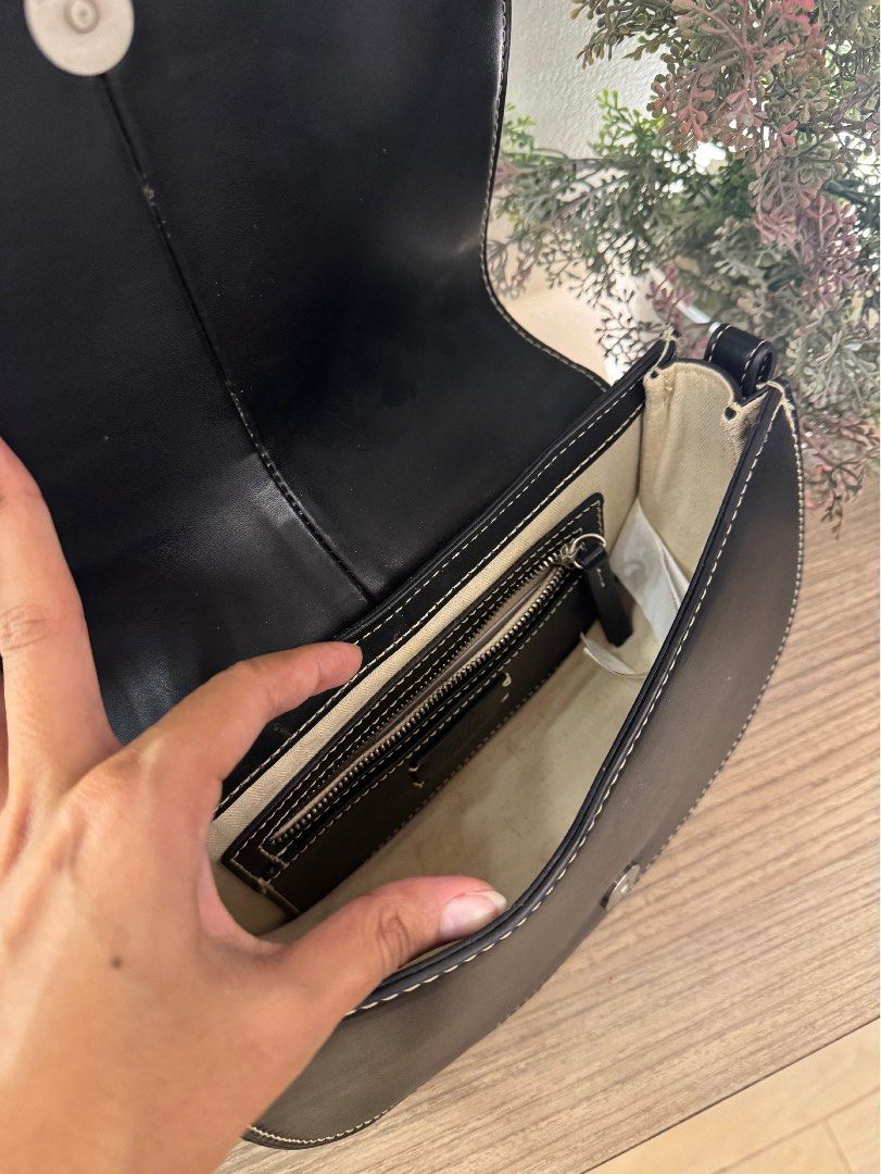 Zara Crossbody Bag (Category: Cross-body Bags) located in Makati City. Submitted by jayclopez (Listing ID 1327497211, Image 2). Description: Lightly used It has 2 straps.
