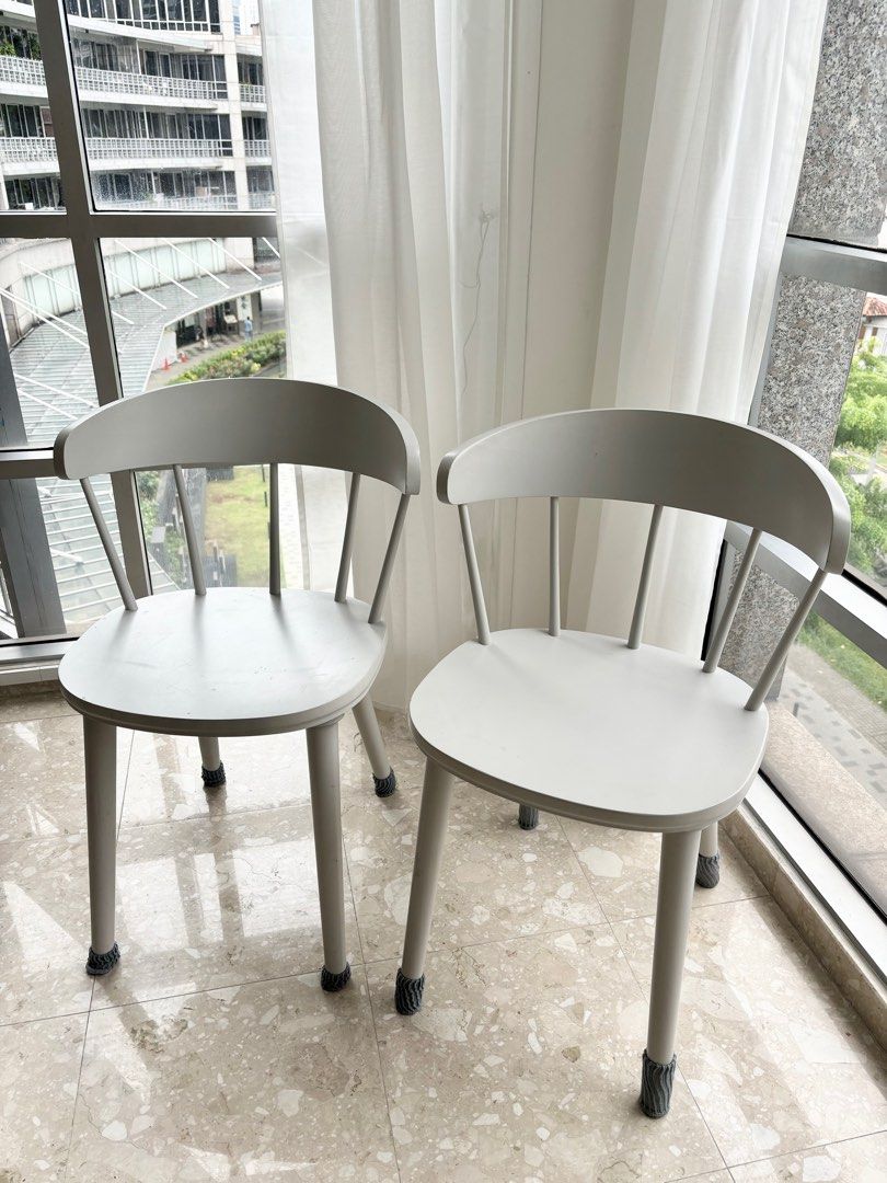 2 IKEA OMTANKSAM Chair Light Gray