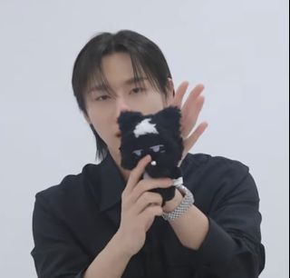 （分類：）位於 。 由 kpop_229 提交（商品編號 1327563796，圖片 1）。簡介： 。