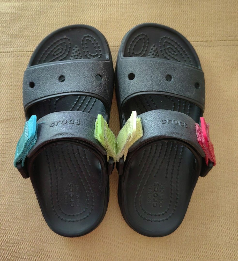 💯 Original Crocs Classic All Terrain Sandals (Category: Babies & Kids Fashion) located in Paranaque City. Submitted by margocollection (Listing ID 1327586041, Image 2). Description: size: J1 20-21cm rfs: Kinaliitan na..
