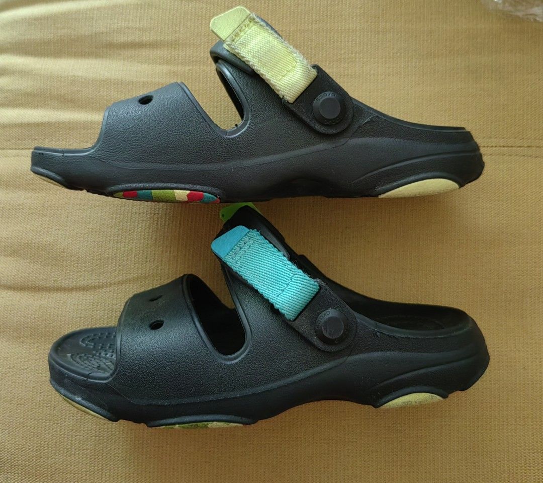 💯 Original Crocs Classic All Terrain Sandals (Category: Babies & Kids Fashion) located in Paranaque City. Submitted by margocollection (Listing ID 1327586041, Image 3). Description: size: J1 20-21cm rfs: Kinaliitan na..