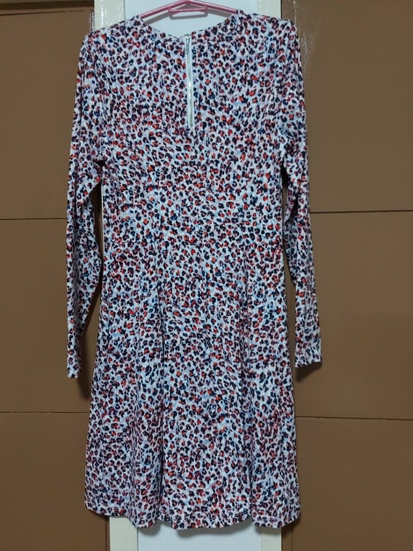 Animal Print Longsleevess Dress (Category: Dresses) located in Mexico. Submitted by francarr_ (Listing ID 1327587590, Image 3). Description: preloved.