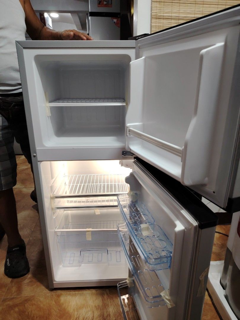 Brandnew Hanabishi Two-Door Refrigerator HAMDDREF-38 (Category: Other Kitchen Appliances) located in Bulacan. Submitted by nickahb67823 (Listing ID 1327725667, Image 3). Description: ❄️Mabilis Lumamig🧊at tipid sa kuryent👍 PERFECT FOR CONDO, SMALL SPACE(ROOM) AND HOSPITALS Brandnew 3.8cu.ft. Hanabishi Two-Door HADDREF-38 Description💯 ✅3.8 cubic feet ✅Direct cool (frost) ✅Top mounted fridge ✅Mechanical temperature control. ✅Adjustable leg. ✅Ener