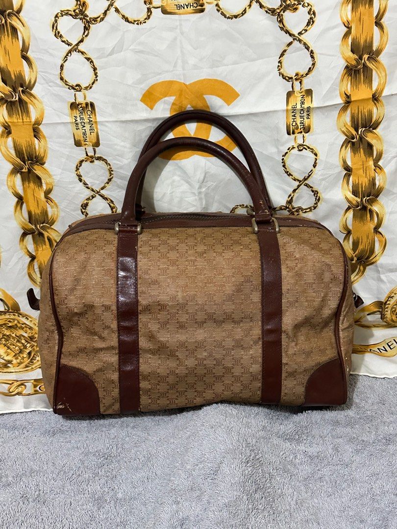 Celine Bag (Category: Luxury Bags & Wallets) located in Davao. Submitted by diorxx (Listing ID 1327625483, Image 2). Description: Celine Bag Japan Box Has flaws For more photos pm me .
