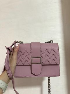 (Category: ) located in . Submitted by stylexaddicts (Listing ID 1327617646, Image 1). Description: .