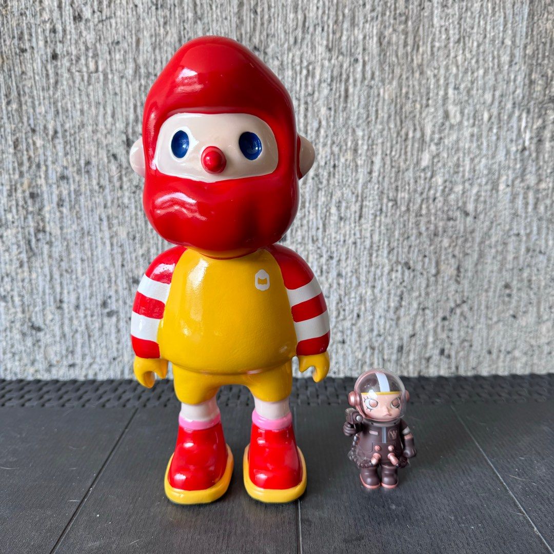 Farmer Bob coin bank 26cm (Category: Figurines & Statues) located in Marikina City. Submitted by clarisse0802 (Listing ID 1327152271, Image 1). Description: Fiber ceramic money coin bank - 26cm tall; compared to Space Molly around 5cm tall - good as decor for fans - NOTE: no hole to get your coins, but can share tactics to get your money inside so you dont have to break it 😊 - This is not from Finding Unicorn, but handmade Pink - 800 on hand Mcd