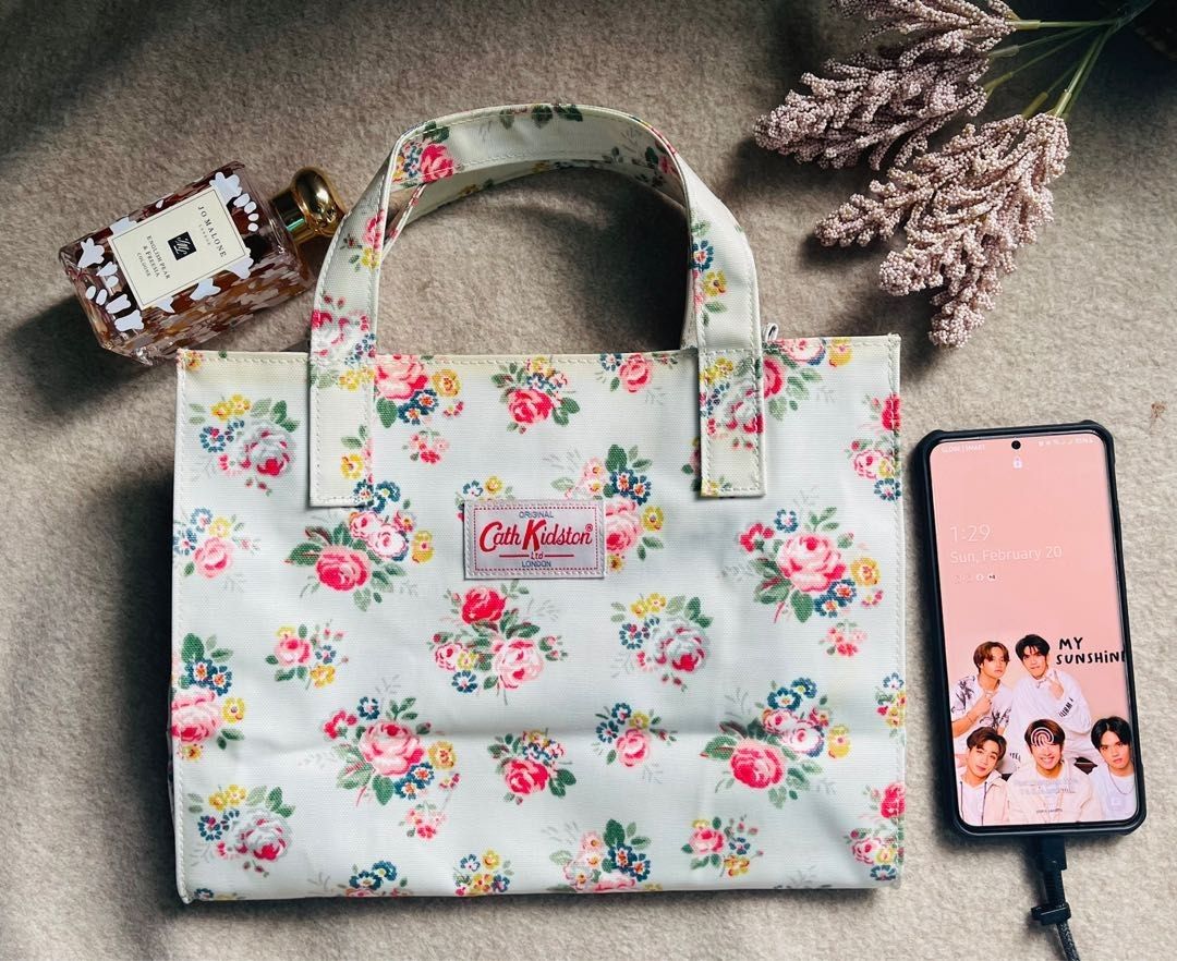 FAST BREAK SALE Authentic Cath Kidston London Tote Bag Laminated Cotton Women s Fashion Bags Wallets Tote Bags on Carousell