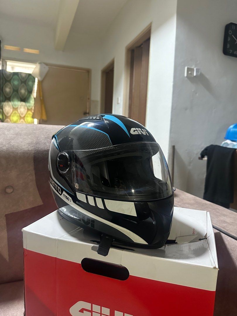 Fullface helmet GIVI, Sports Equipment, Other Sports Equipment and