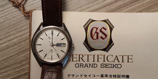 (Category: ) located in . Submitted by onlyauthenticwatches (Listing ID 1327687083, Image 1). Description: .