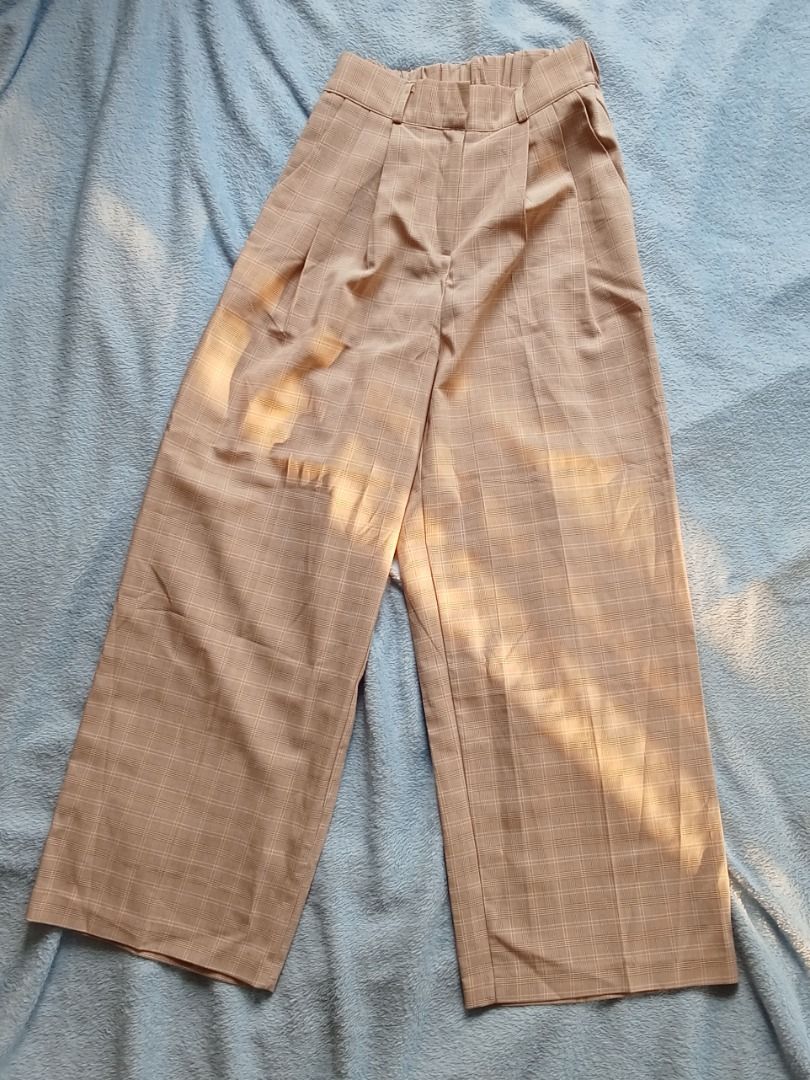 High-waisted Korean plaid trousers (Category: Other Bottoms) located in Quezon City. Submitted by bwianca (Listing ID 1327638547, Image 2). Description: Never worn With pockets and belt hole Color: light brown, plaid pattern Size: - waist: 27 in. (up to 32 max. stretched) - hips: 38 in. - length: 39.5 in. RFS: ukay find - it's so nice but small for me :( Feel free to message me for inquiries!.
