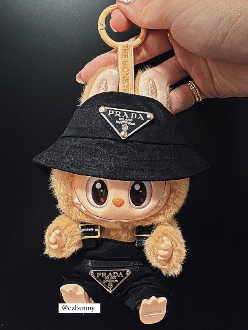 Prada の洋服/ 帽子付き Labubu