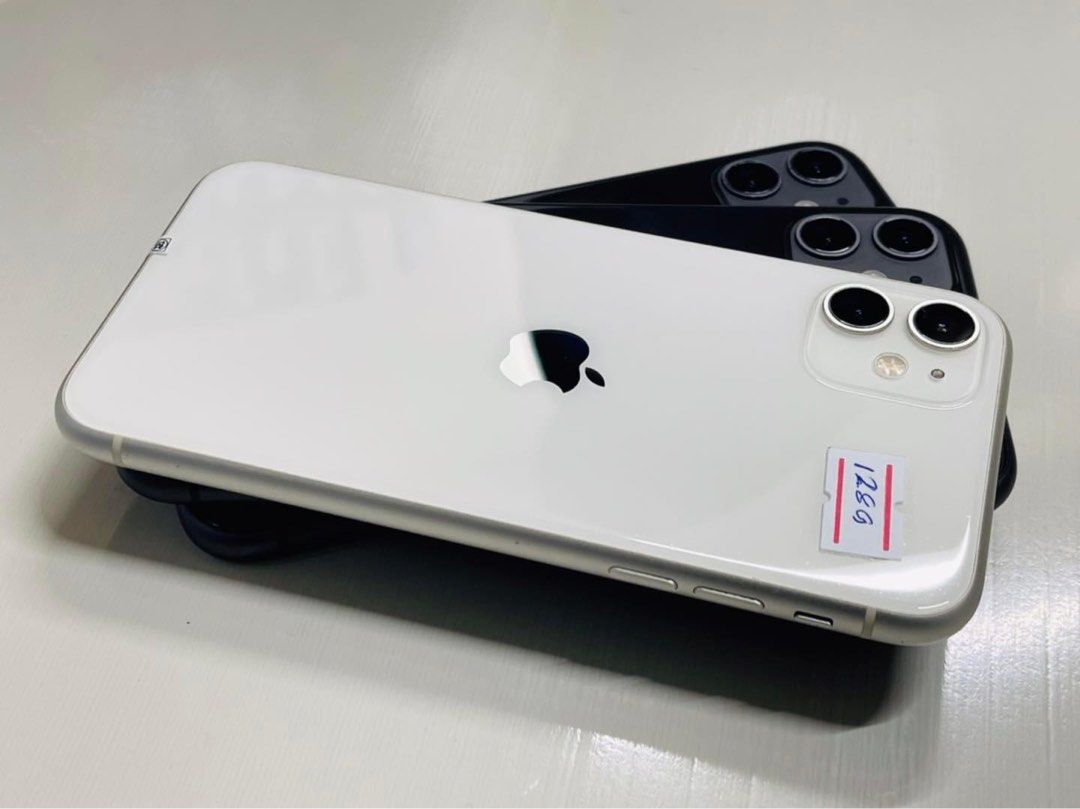 iPhone 11 128gb (Category: iPhone 11 Series) located in Manila. Submitted by TekiCashGadgetsph (Listing ID 1327577126, Image 2). Description: (FU) Open-line, any sim working (worldwide) - Guaranteed original iPhone not fake/copy accessories with box Secondhand Good as new not abused! Presentable •Original Lcd • no issue hidden issues • clean apple id / iCloud id • Good batthealth • Good cam front/back • Good Performance • Working face id • Good u