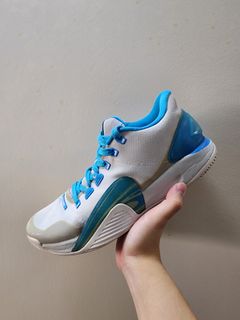 (Category: ) located in . Submitted by shiny_authentic_kickz (Listing ID 1327658416, Image 1). Description: .