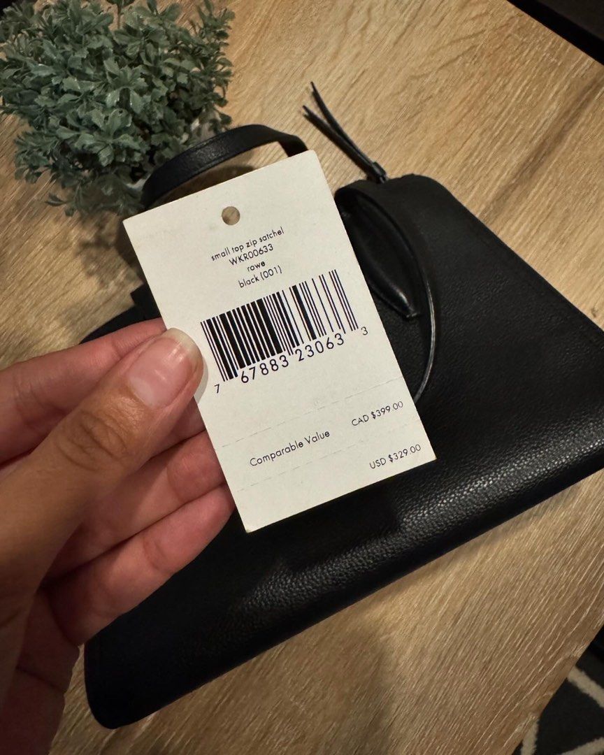 Kate Spade (Category: Luxury Bags & Wallets) located in Makati City. Submitted by jayclopez (Listing ID 1327563242, Image 2). Description: Lightly used.