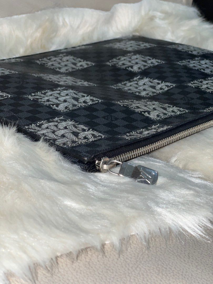Louis Vuitton x Nemeth Damier Graphite Pochette (Rare) (Category: Luxury Bags & Wallets) located in Pasay City. Submitted by freniel (Listing ID 1327698052, Image 3). Description: .