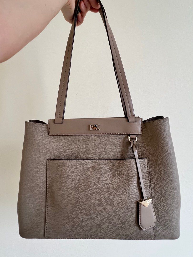 Meredith medium pebbled leather tote 2025