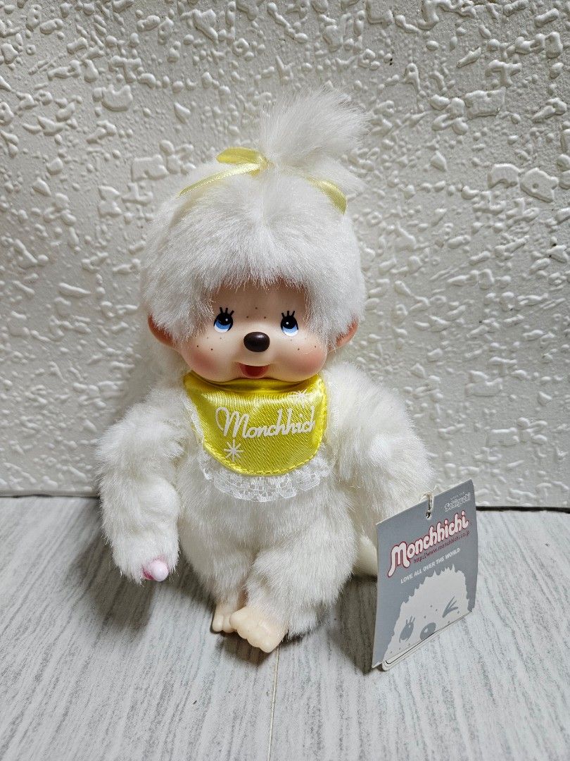 Monchhichi 北海道限定白毛, 興趣及遊戲, 玩具& 遊戲類- Carousell