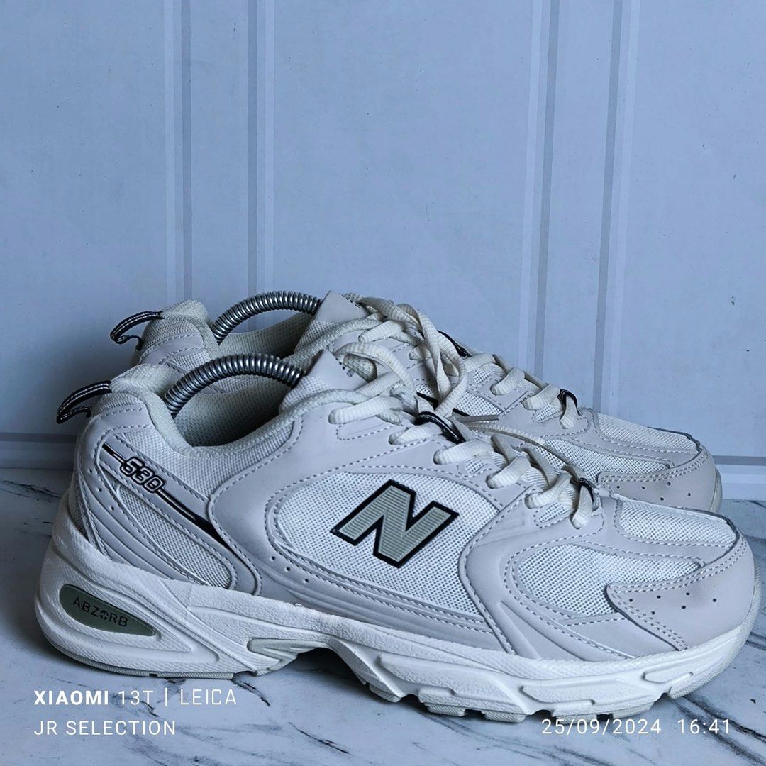 New Balance 530 beige size 43, Fesyen Pria, Sepatu Sneakers di
