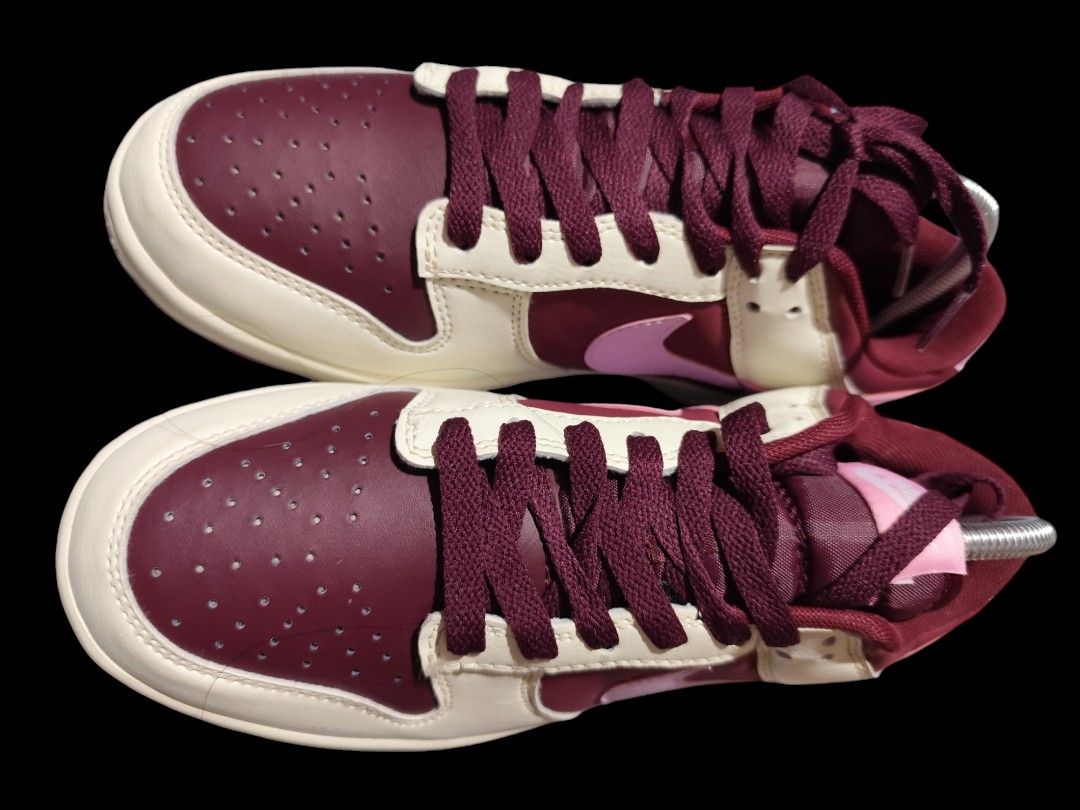 Nike Dunk Low Valentine's Day (Category: Sneakers & Footwear) located in Los Banos. Submitted by mcgregorio (Listing ID 1327673802, Image 1). Description: like new, without box, no issue, gagamitin na lang..