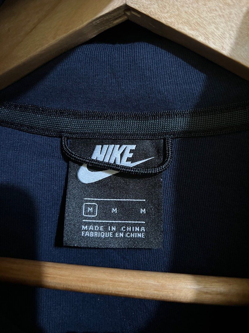 NIKE TECHFLEECE JACKET (Category: Coats, Jackets and Outerwear) located in Baguio. Submitted by thrift_ukay (Listing ID 1327571697, Image 3). Description: EXCELLENT CONDITION MEDIUM 21W 26L PM FOR MORE DETAILS.