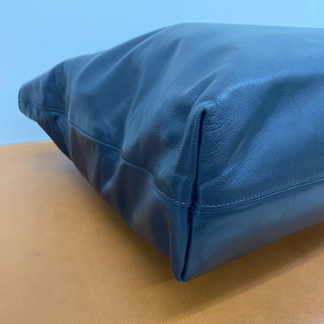 PRADA BN1713 SHOPPING TOTE LARGE BLACK CALF LEATHER GHW WDC (PIG SKIN), Luxury, Bags & Wallets