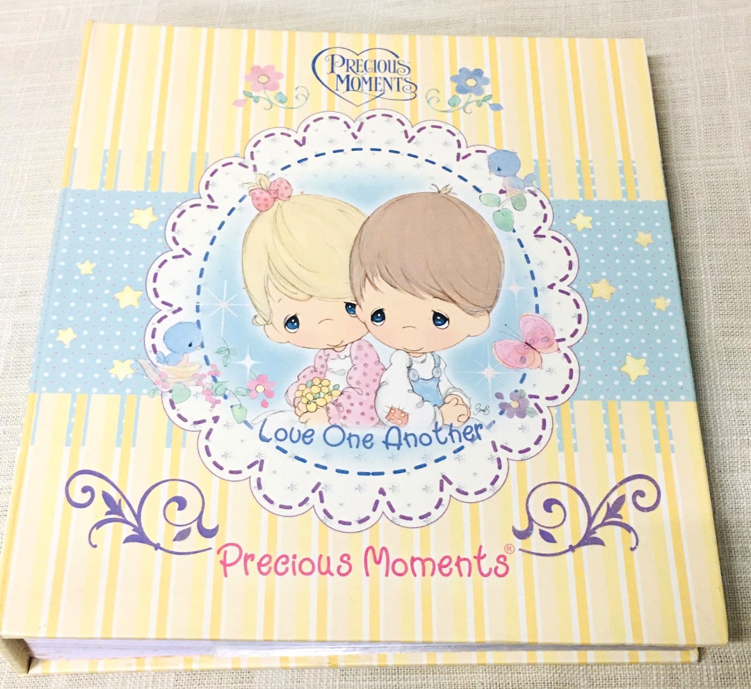Precious Moments Photo Album (200 Photos), Hobbies & Toys, Memorabilia ...